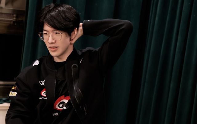 行上表现得 行上表现得